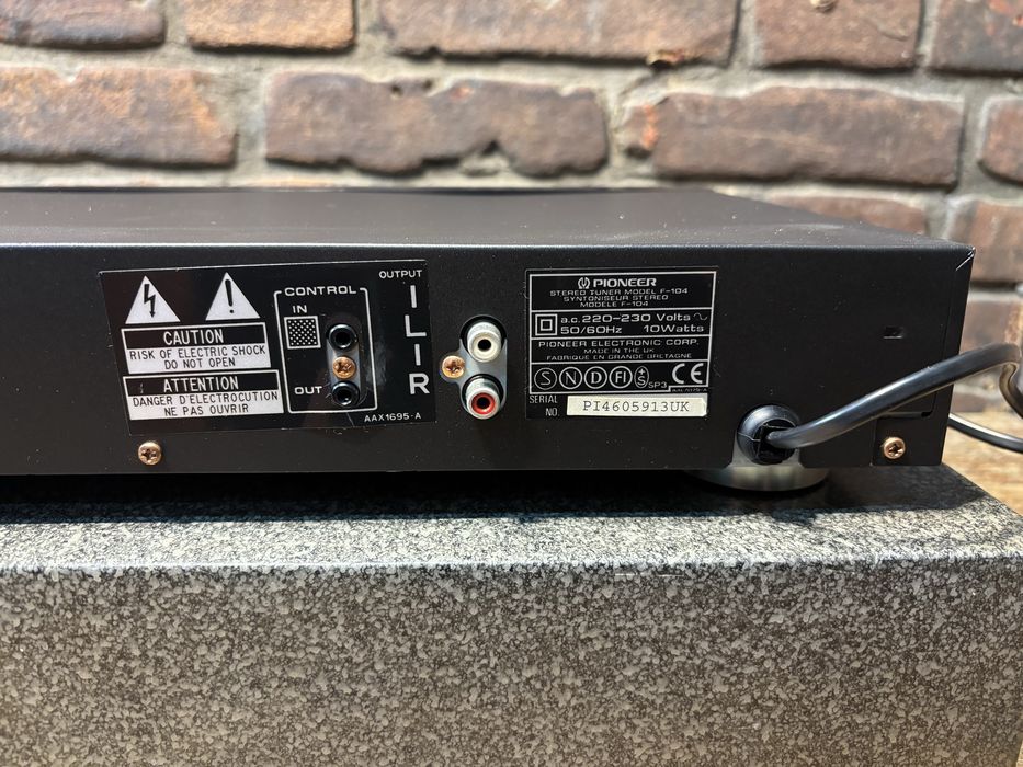 Tuner Pioneer F 104
