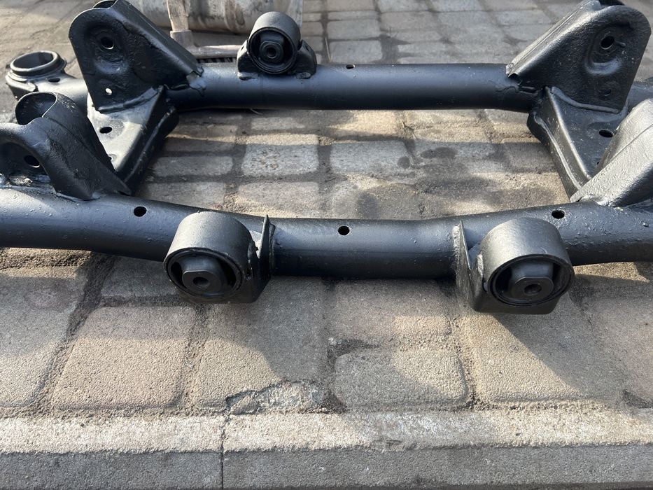 Задний подрамник балка hyundai tucson