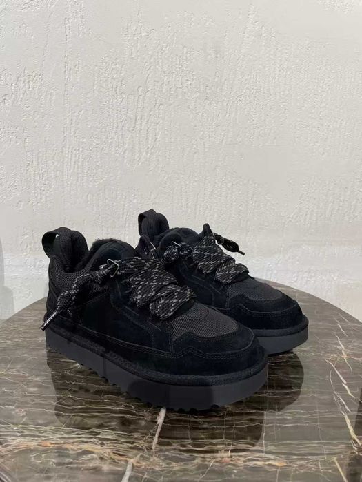 UGG Lowmel Black r.38