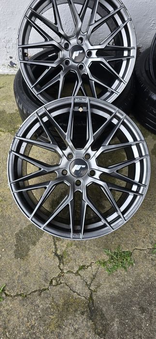 Japan racing 28 Hyper Black