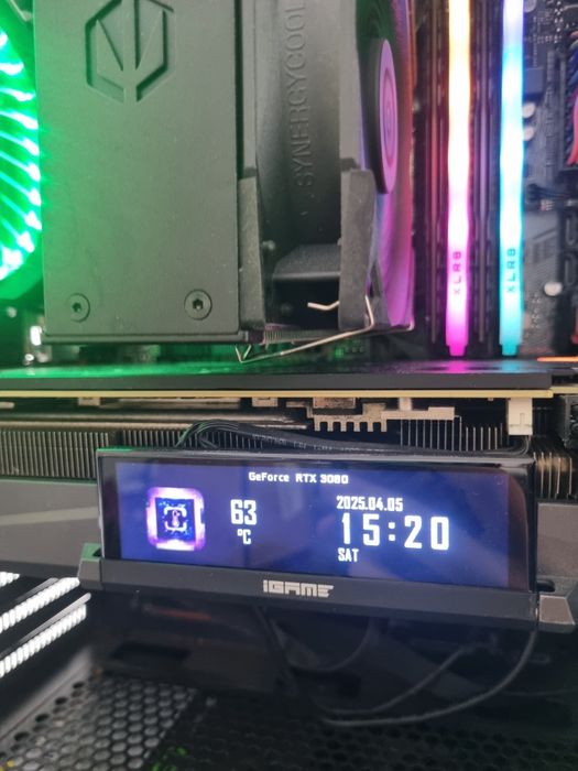 RTX 3080  i5 13400f z wyświetlaczem LCD 32 GB RAM