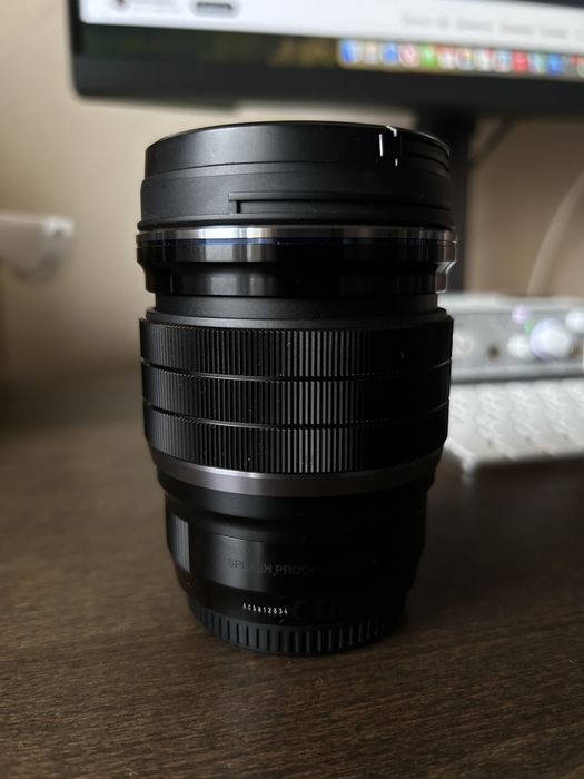 Olympus M zuiko 17mm F1.2 Pro idealny stan