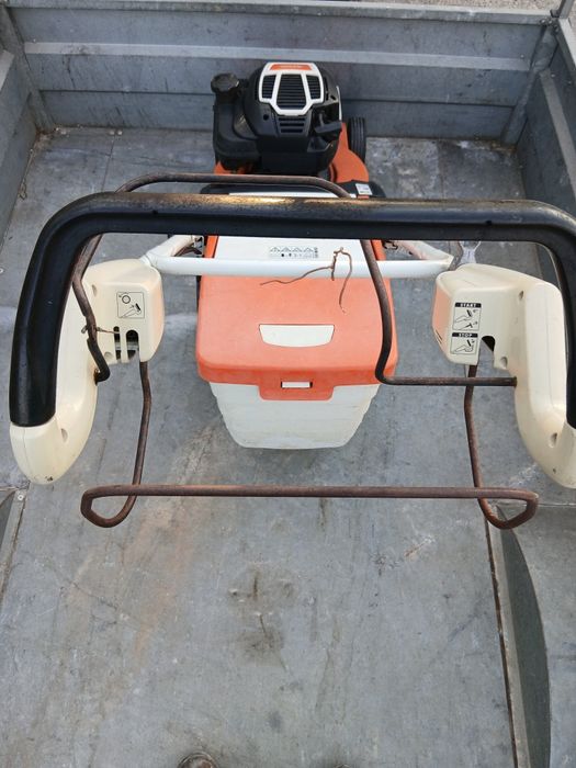 Corta relva STIHL RM 545T