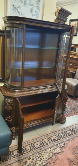 Stylowa serwantka - witryna na lwich łapach