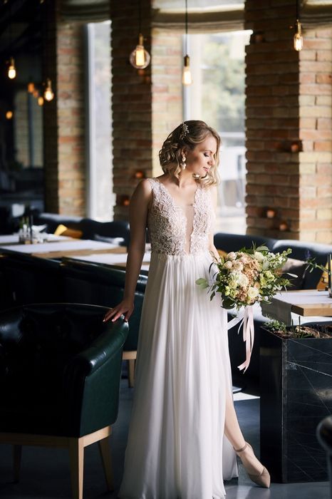 Стильна весільна сукня