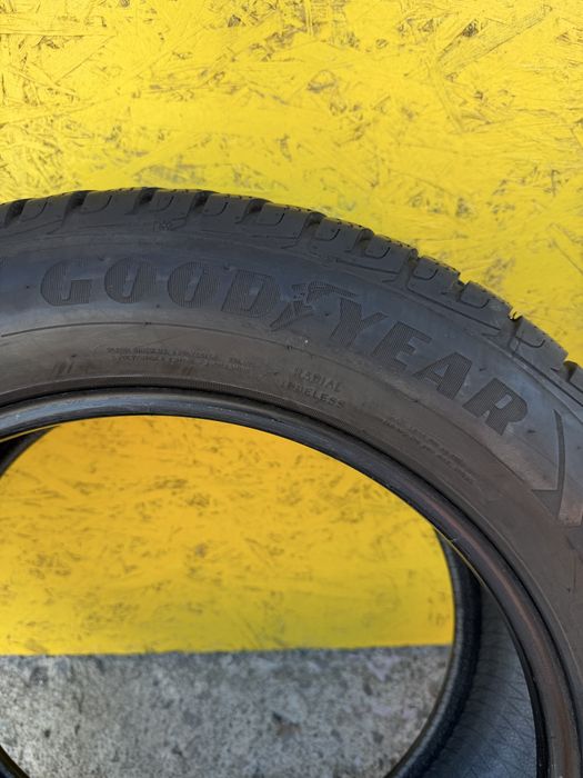 Шини Резина 235.55 R18 Goodyear Зима
