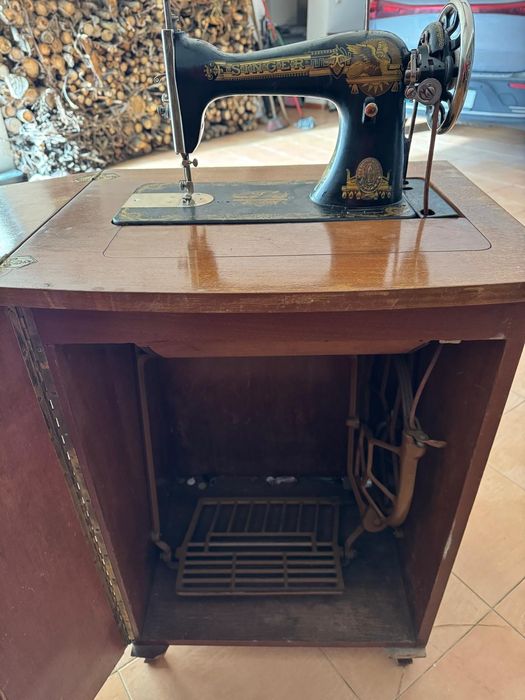 Máquina de Costura Singer