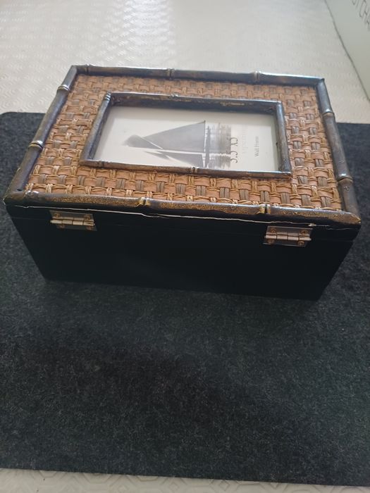 Caixa de arrumação com porta fotografia