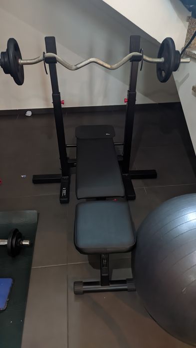 Vendo máquina gym, supino e adereços que estão nas fotos