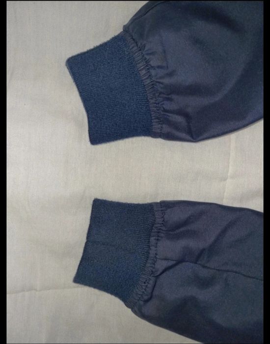 Casaco fino azul escuro (Primavera-Verão-Outono)