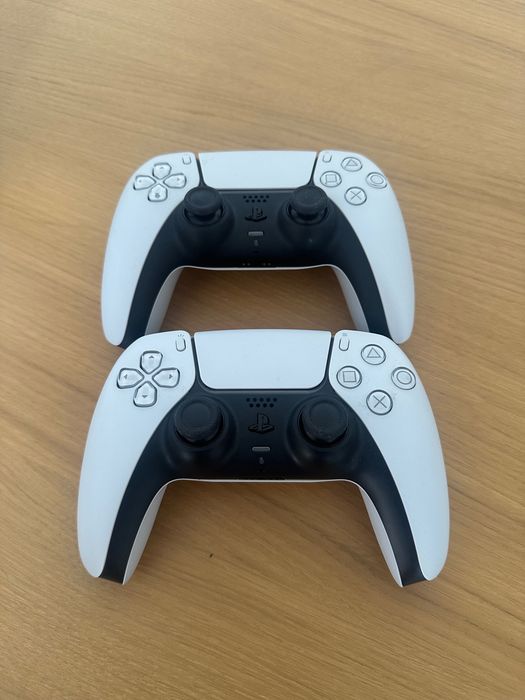 PlayStation 5 / Dois comandos dualsense