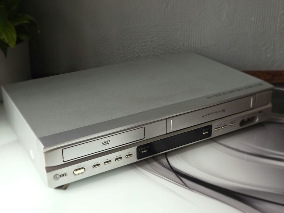 Combo LG Magnetowid VHS i odtwarzacz DVD LG VC9700