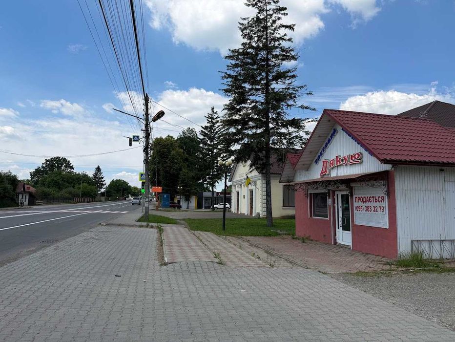 Продається фасадне комерційне приміщення в с. Мамаївці (Центр)