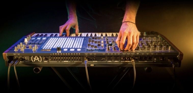 Arturia MatrixBrute Bundle синтезатор