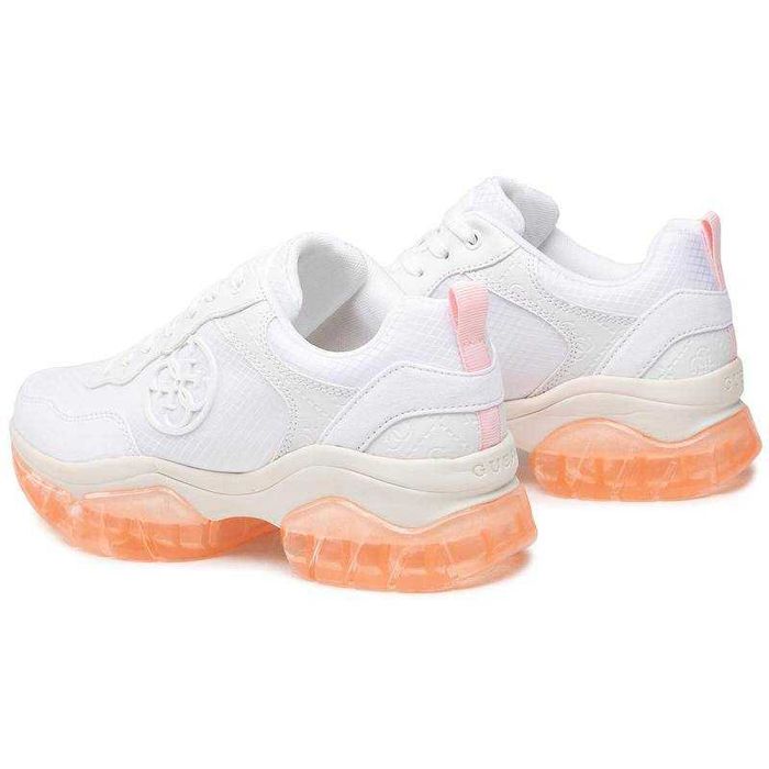 Білі кросівки жіночі