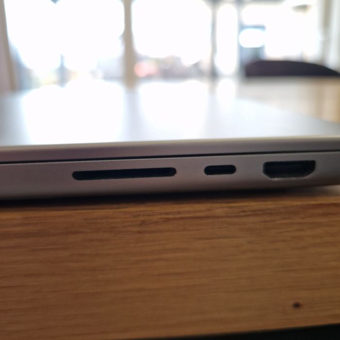 MacBook Pro M1 Pro, 14 cali , 32GB RAM. Stan idealny!