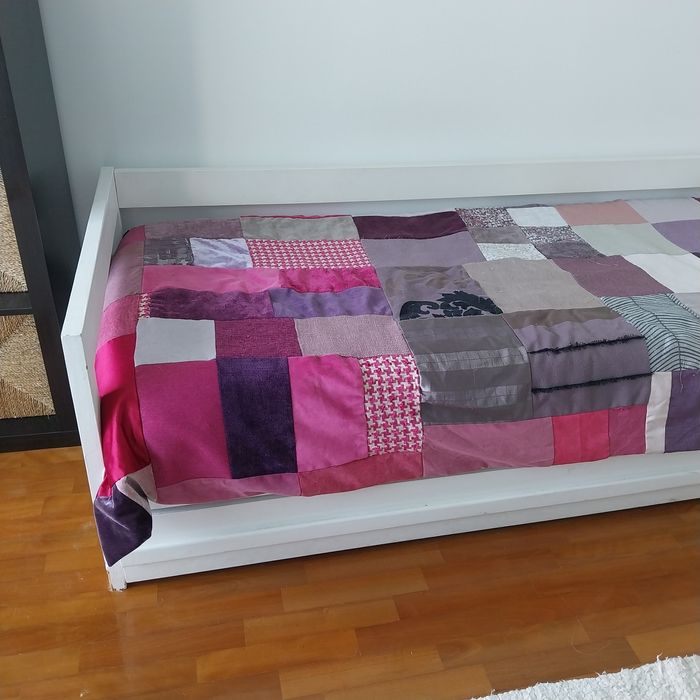 Cama dupla de solteiro