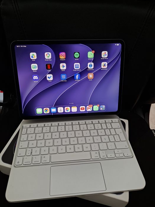 iPad M4 Pro 11" 256 com magic keyboard 5 anos garantia
