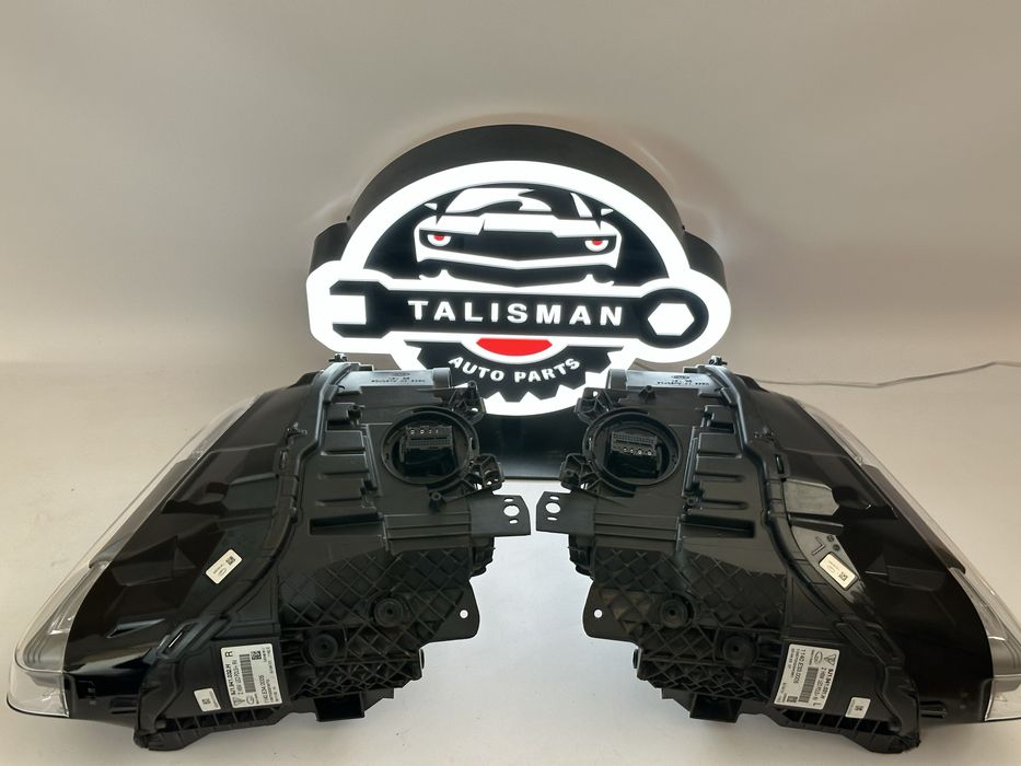 Porsche Taycan фара передня оптика в наявності 9J1941032H 9J1941031H