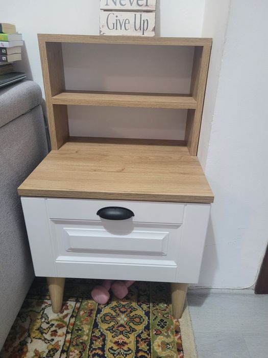 2 mesas de cabeceira