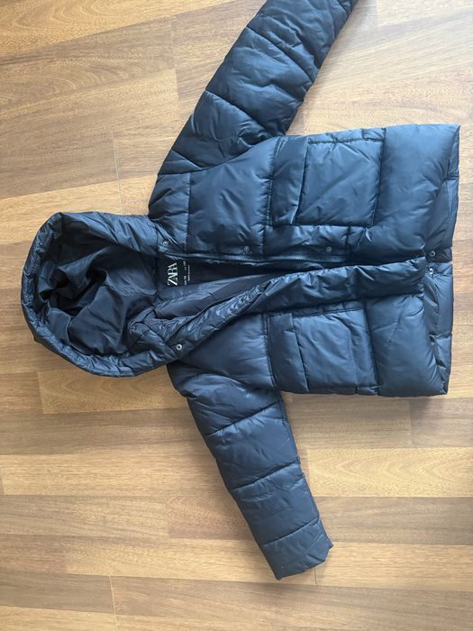 Продам курточку демисезоную для девочки Zara , состояние новой ,
