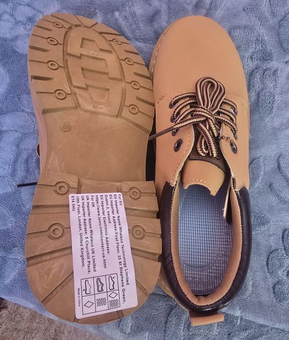 Sapatos tamanho42- 43 novos sem qualquer uso