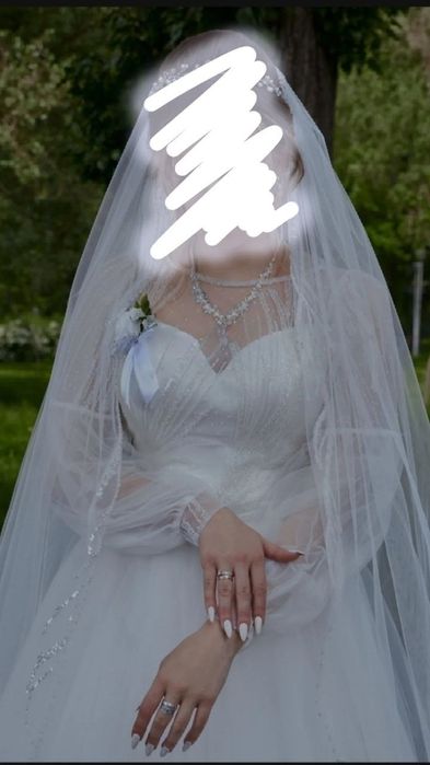 Весільне плаття.