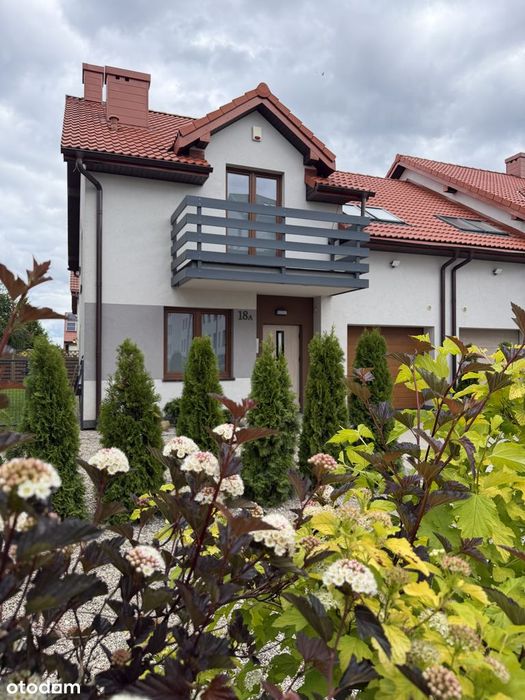 Uroczy dom bliźniak, 140m2 z ogródkiem i garażem