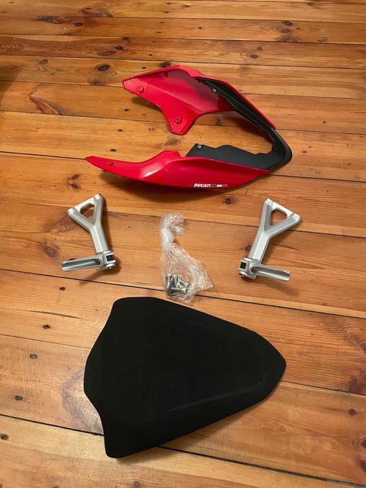 Siedzenie ogon podnóżki Ducati Streetfighter V4