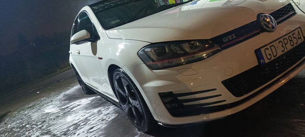 Golf GTI 7. Przejedź się nim i kup 230 koni