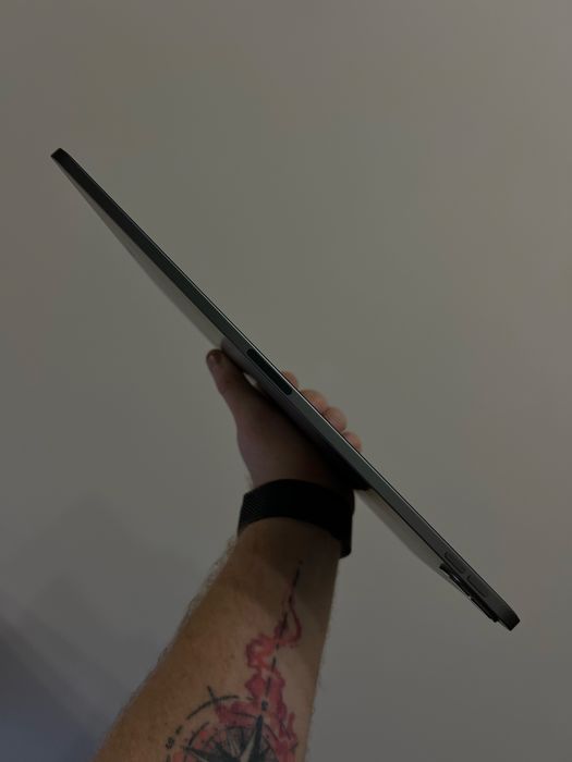 Apple iPad Pro 12.9 Apple pencil Magic Keyboard в стані нового