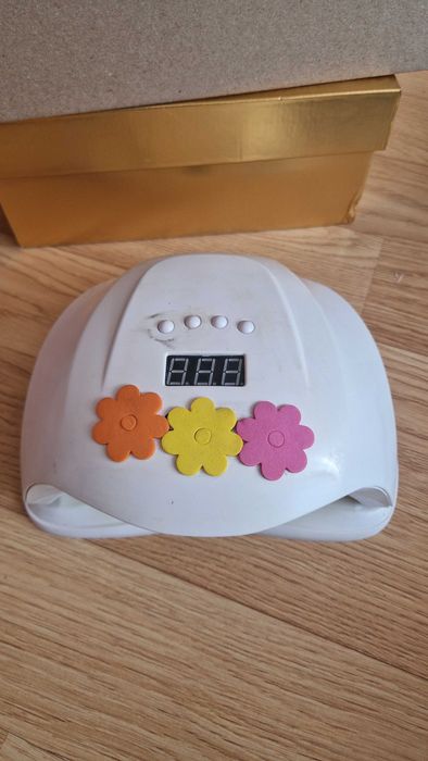 Лампа для манікюру