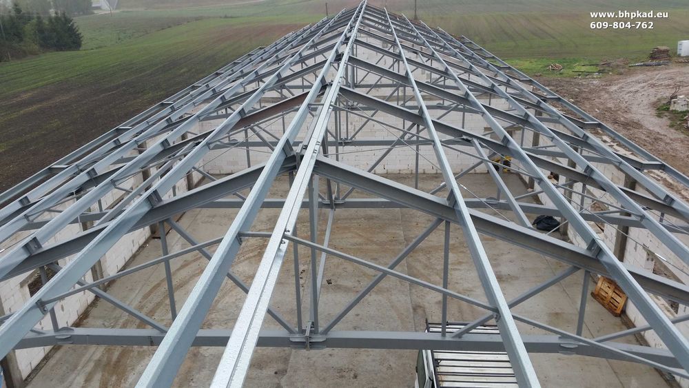 Wiązary dachowe. 16x50m. Dach stalowy. BHP KAD.
