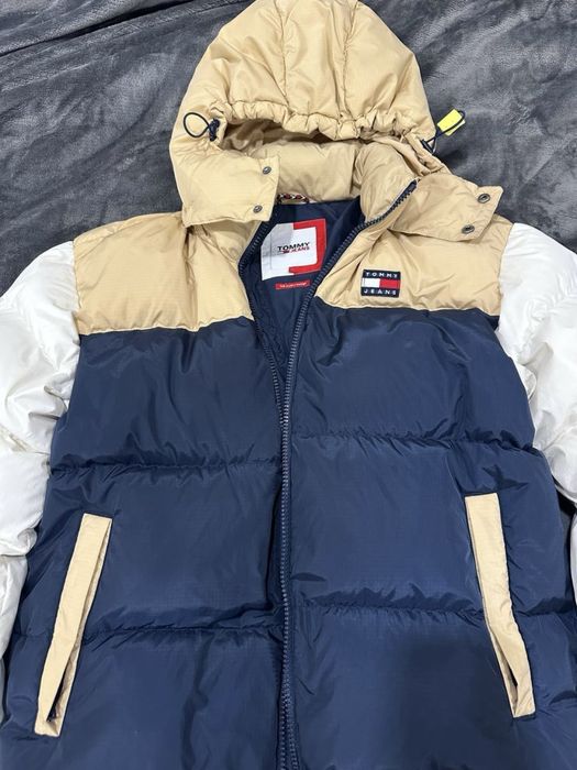 Оригінальний пуховик від Tommy Jeans