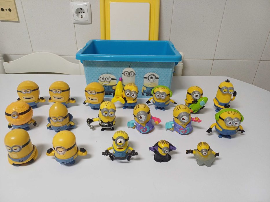 Caixa com 18 Minions