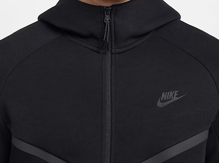 Толстовка мужская Nike Tech Fleece черного цвета.