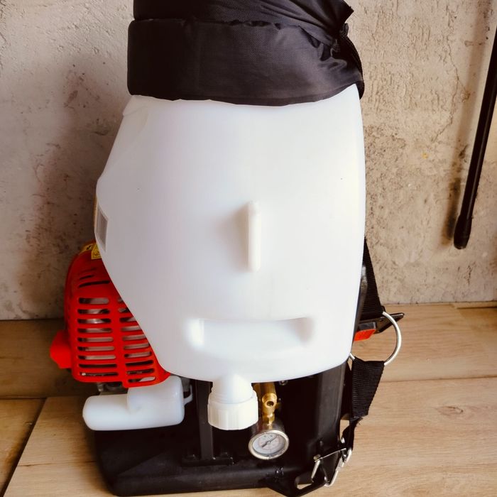 Opryskiwacz spalinowy HECHT