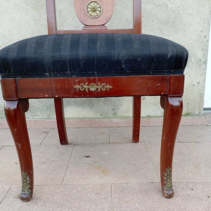 Krzesła" Biedermeier drugi" Mahoń z harfą