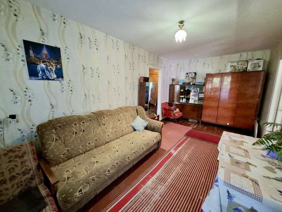 Продам 2 -к кв в кирпиче с отличной локацией по пр Слобожанскому район Загса