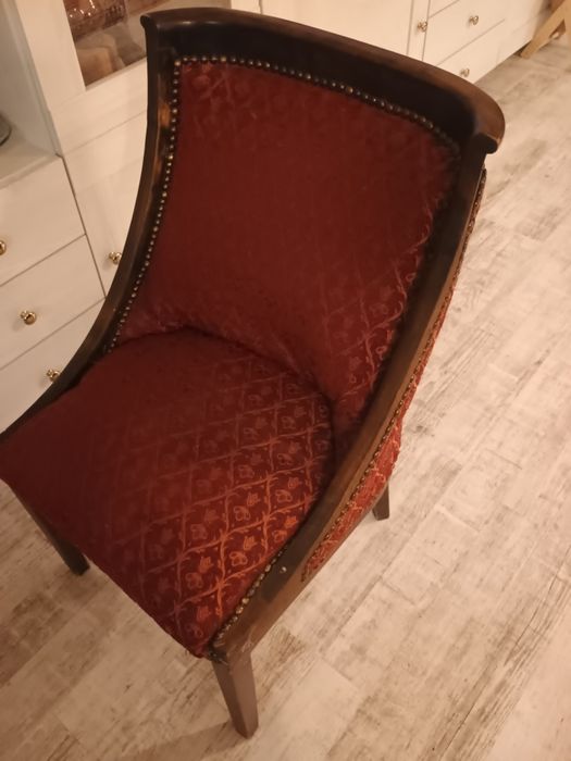 Krzesło tapicerowane z oparciem