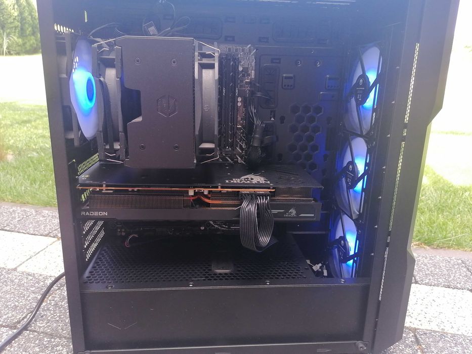 i5 12600kf | RX 6800 XT | 16GB | Nie używany