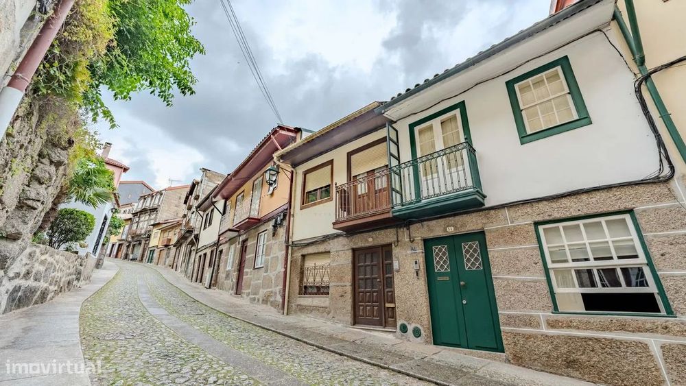 Moradia T4 no Centro Histórico de Guimarães
