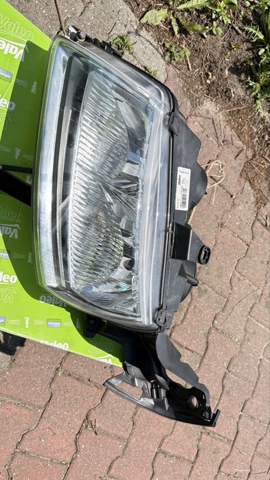 Lampy przednie Saab 9-5