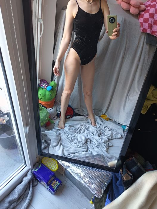 Body czarne 36/38 zaksamitne