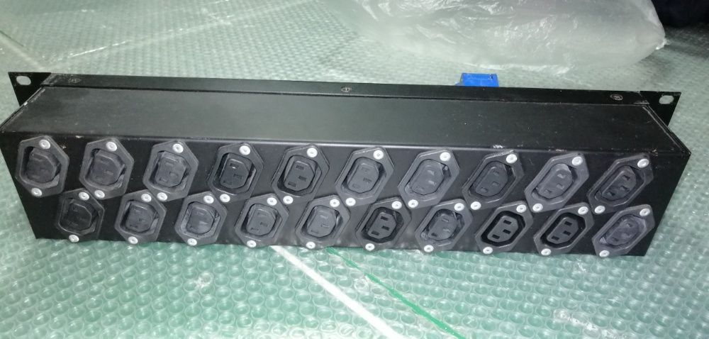 Kelsey 19″ 16 Amp Single Phase Power Distribution Units