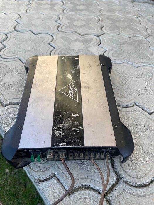 Савбуфер в комплекті з підсилювачем та проводами