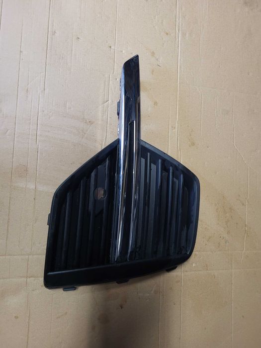 VOLVO XC60 II Kratka zderzaka lewy przód