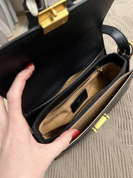 Шкіряна сумочка)