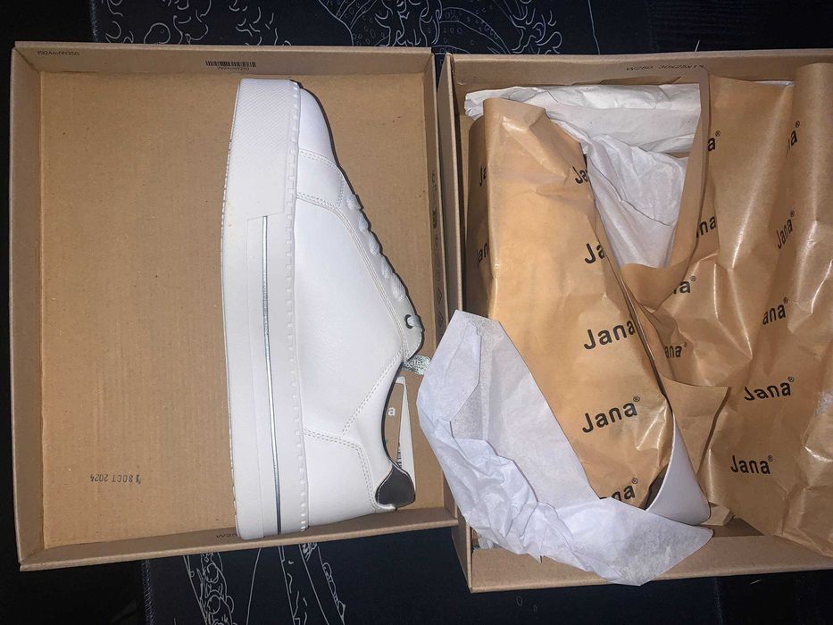 Wygodne, modne buty dla kobiet/dziewcząt