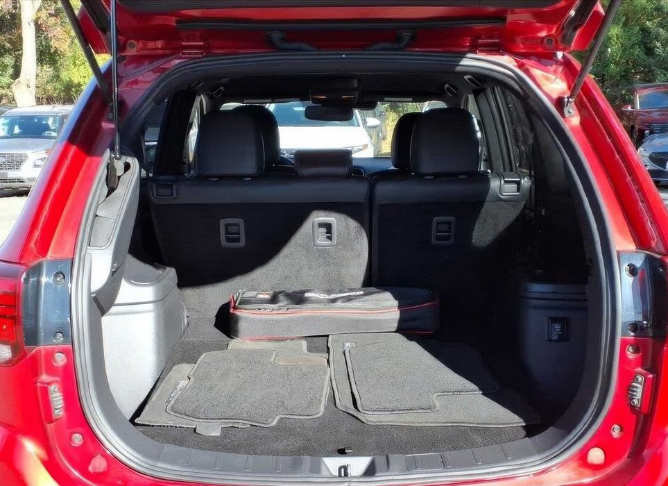 Mitsubishi Outlander PHEV SEL      2022